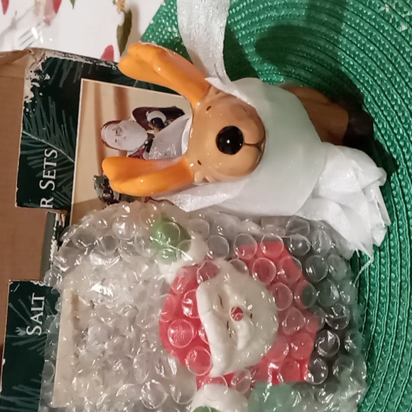 JC PENNEY HOLIDAY REINDEER & SANTA SALT AND PEPPER SET - Picture 11 of 11